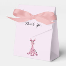 Rosa sittande giraff