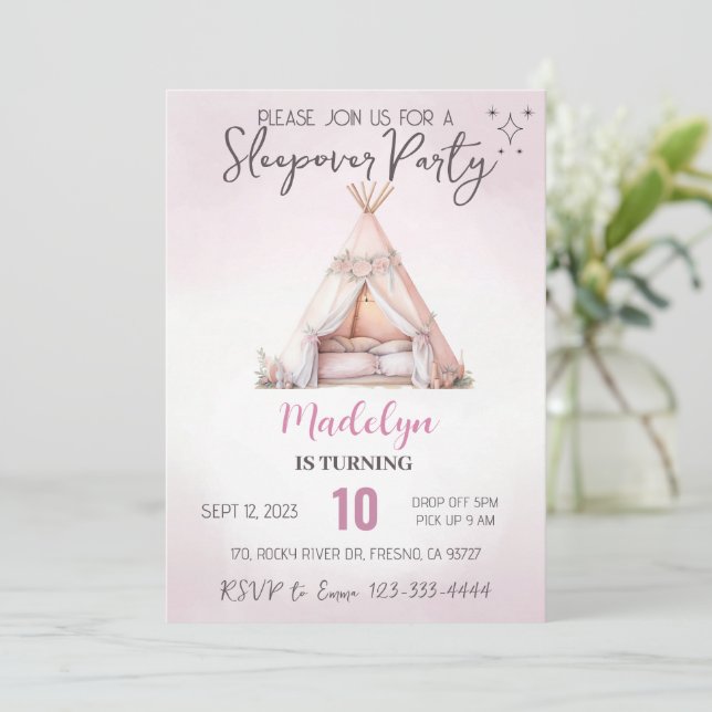 Rosa Sleepover Boho Teepee Slumber Party Birthday Inbjudningar (Stående Fram)