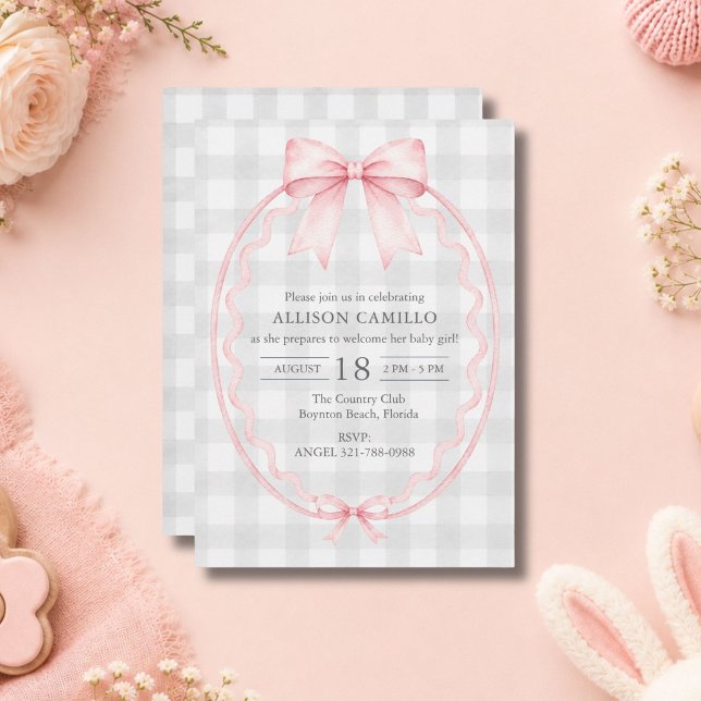 Rosa slinga grå rutig baby shower inbjudan (Pink Bow Gray Gingham Baby Shower Invitation)