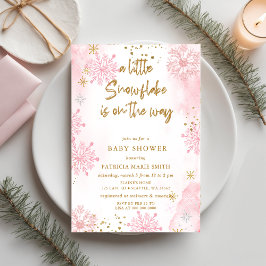 Rosa snöflinga är på VÄGEN Vinter Bebis-babyshower Inbjudningar