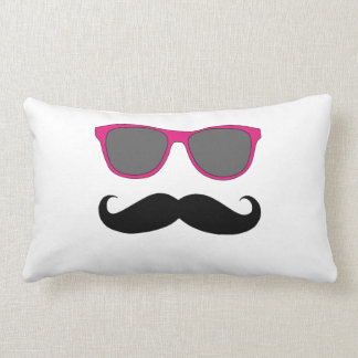 Rosa solglasögon och svart Moustachehumor Lumbarkudde