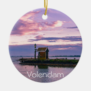 Rosa solnedgång över sjö julgransprydnad keramik