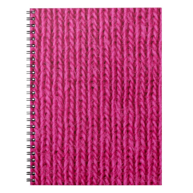Rosa stickad ull anteckningsbok med spiral (Framsidan)