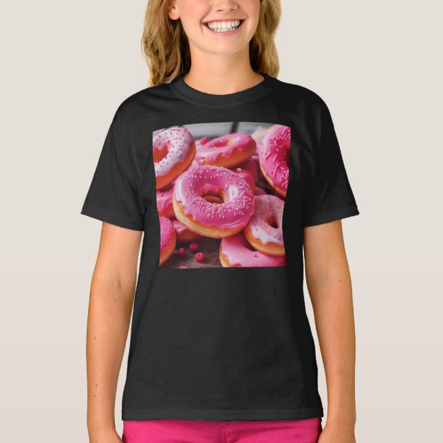 Rosa Strawberry Donuts T Shirt (Framsida)