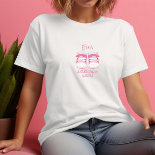 Rosa strumpor anpassat namn Mamman ska bli T-Shirt