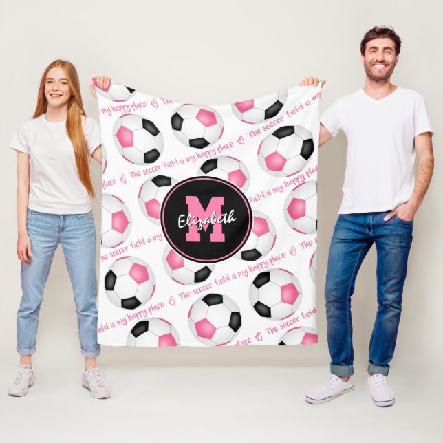 rosa svart Fotboll fält är min lycklig ställe Fleecefilt (På plats)