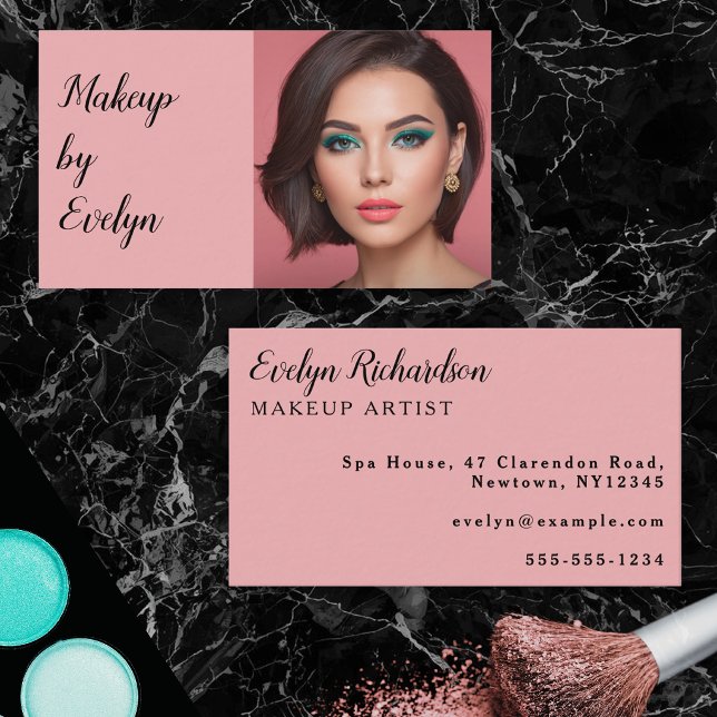 Rosa svart script foto smink affärsbricka visitkort (A stylish business card for a makeup artist, with custom photo and personalized text details)