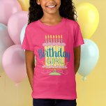 Rosa Sweet Whimsical Birthday Girl T Shirt<br><div class="desc">Ge din födelsedag är den uppmärksamhet hon ska ha och gör henne till extra speciell med den här lilla rosa-tjejen T-shirt. Grönt och gult gör den här födelsedagstårtan toppen söt.</div>