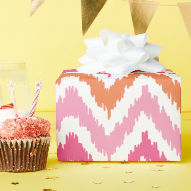 Rosa Tangerine Zigzags Ikat Mönster Presentpapper (Födelsedagsfest)