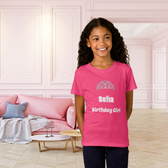 Rosa tiara namn födelsedagstflicka t shirt (Skapare uppladdad)