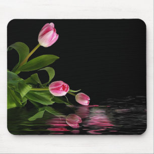 Rosa Tulip-reflektion i vatten Musmatta