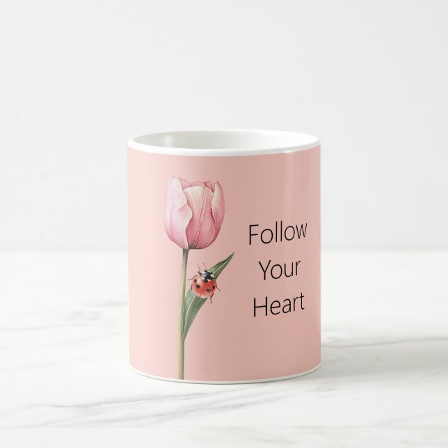 Rosa tulpan blom nyckelpiga kaffemugg (Center)