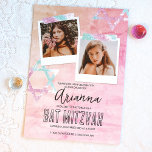 Rosa Turcos Glitter Bat mitzvah foto Inbjudningar<br><div class="desc">Skrapbook stil Bat mitzvah inbjudan med ett bekymrat rosa handgjort pappert utseende. Tekigt fyrkantiga foton med glitteraband och stjärnan i David-teckningar på sönderfallande papper är en vacker vintage som letar efter din födelsedag. Fotobildtexter kan ändras till vilken vacker ordalydelse du än väljer. Ladda enkelt upp dina foton i foto ramar....</div>