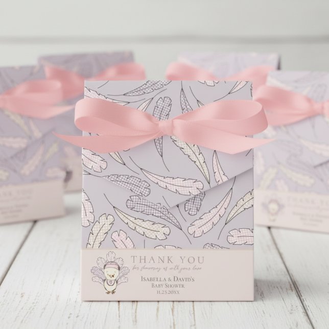 Rosa Turkiet & Feathers Fall Girl Baby Shower Presentaskar (Little Turkey Feathers Thanksgiving Baby Shower for Fall or Autumn. Cute Gingham Feather Pattern)