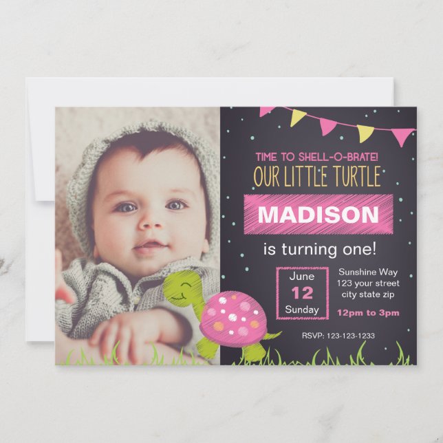 Rosa Turtle Chalk Birthday-inbjudan med foto Inbjudningar (Framsida)
