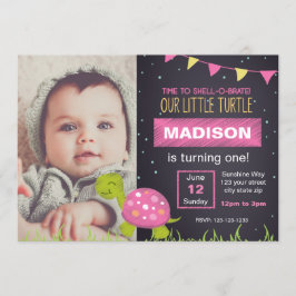Rosa Turtle Chalk Birthday-inbjudan med foto Inbjudningar