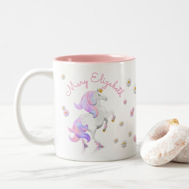 Rosa Unicorn Princess med Stars and Flowers Två-Tonad Mugg (Med munk)