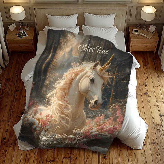 Rosa Unicorn Winter Castle Fairytale Woodland Fleecefilt (Skapare uppladdad)