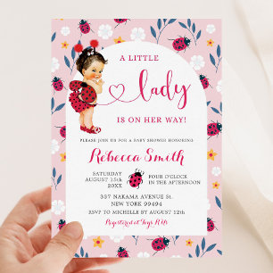 Rosa Vår Ladybug Brown Hair Baby Shower Inbjudningar