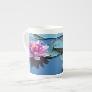 Rosa Vatten Lilies Benporslin Mugg