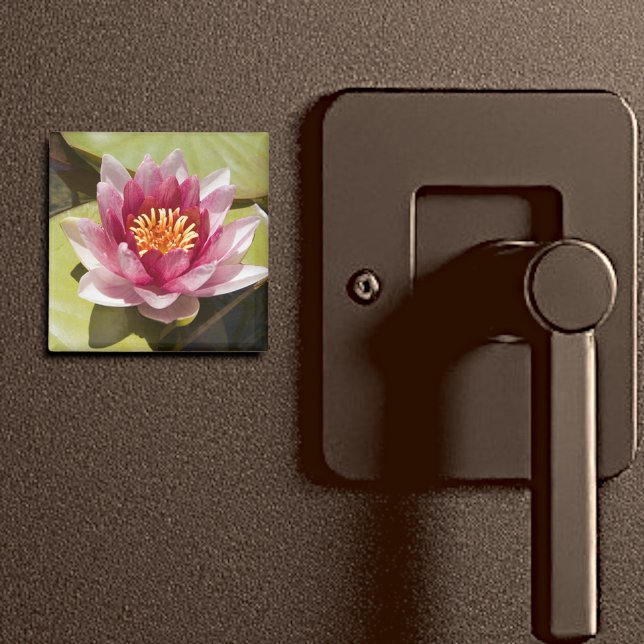 Rosa Vatten Lily Magnet (2" water lily magnet)