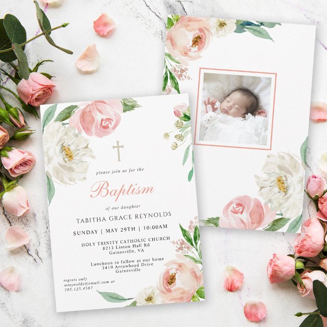  Rosa Vattenfärgsfärgning Blommigt Baby Baptism Inbjudningar (Soft blush pink florals accent this Baptism invitation with photo template for your baby's photo.)
