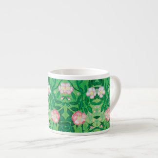 Rosa Vild Ro blommar i en hemlig trädgård Espressomugg
