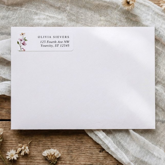 Rosa vildblomma bröllopsdusch returadress etikett (Floral wildflower return address labels with soft watercolor flowers and greenery)