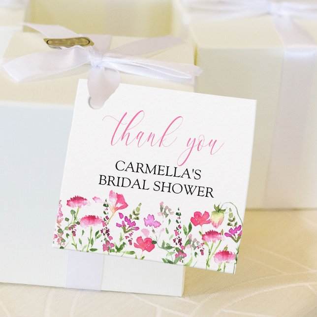 Rosa Vildblomma Tack-Script Bröllopsdusch Gåvor Etiketter (Pretty floral favor tags with thank you calligraphy from my Pink Wildflower Bridal Shower collection)