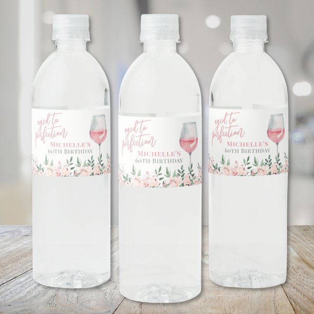 Rosa vin floral födelsedagsfest vattenflaskor etikett (Wine Floral Birthday Party Water Bottle Label)