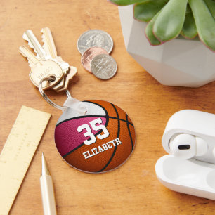 rosa vita flickor sportar realistisk basket nyckelring