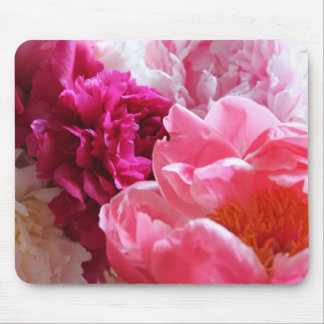Rosa- & vitpioner i blom - Mousepad Musmatta