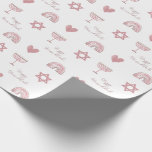 Rosa Watercolor Hanukkah Wrapping Papper Presentpapper<br><div class="desc">Den här Rosa Watercolor Star av David Wrapping Pappra har mönster av hjärta,  regnbåge och David Star. Det är perfekten som är papper för Hanukkah.</div>