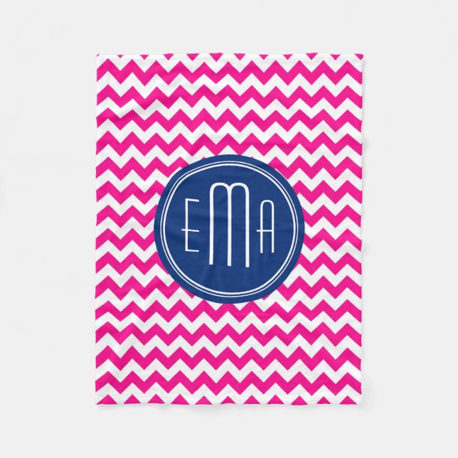 Rosa White and Blue Monogram Chevron Mönster Fleecefilt (Framsidan)