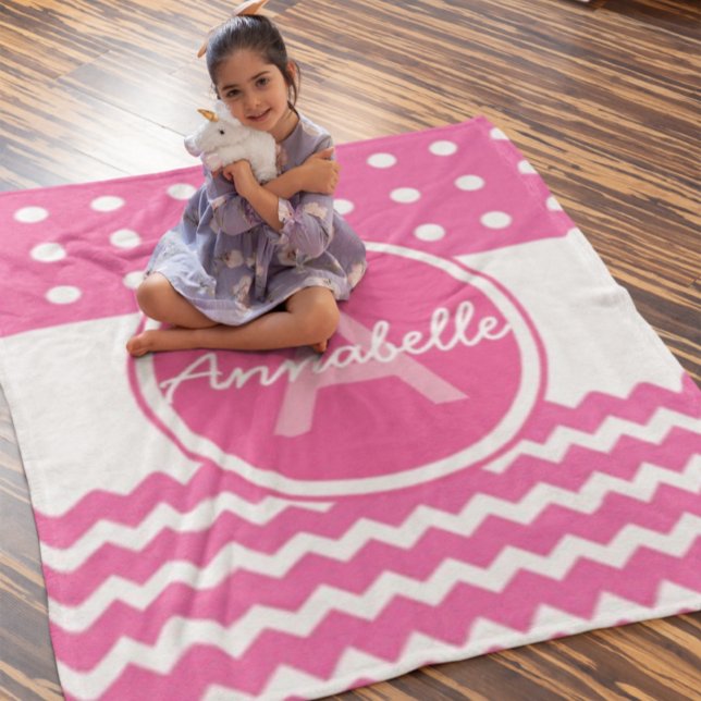 Rosa White Chevron Monogram Personlig Fleecefilt (Skapare uppladdad)