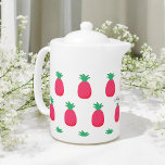 Rosa White Pineapple Mönster Chic<br><div class="desc">Rosa White Tea pot med Cute Chic Pineapple Mönster. Fler produkter med den här designen finns i samlingen nedan.</div>