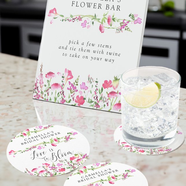 Rosa Wildblomme Kärlek finns i Möhippan Bloom Underlägg Papper Rund (Dainty floral personalized coasters from my Pink Wildflower Bridal Shower collection)