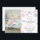 Rosa Winter Onederland Snowflake Birthday Photo Inbjudningar<br><div class="desc">Fotoinbjudan till snöfenfödelsedagskalender för Winter onederland/rosa silver snöflake inbjudan/ första födelsedag</div>
