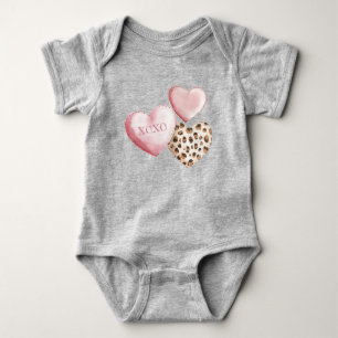 Rosa XOXO Leoprintade Hjärtan T Shirt