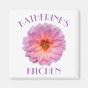 Rosa Zinnia med eget namn Kitchen Magnet