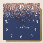 Rosan Glitter Monogram för marinblå Ro Guld Fyrkantig Klocka<br><div class="desc">Ro Guld -  Rosa och marinblått Gnistra med Monogram Namn Clock. Det gör perfekten söt 16-årsjubileum,  bröllop,  möhippa,  årsdag,  babydusch eller bachelorette-fest för någon som glam lyxen och chic stilar i kärlek.</div>