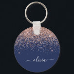 Rosan Glitter Monogram för marinblå Ro Guld Nyckelring<br><div class="desc">Ro Guld och Blå -  Rosa Gnistra Glitter Skriptmonogram Namn nyckelringar (Nyckelring). Det gör perfekten söt 16-årsjubileum,  bröllop,  möhippa,  årsdag,  babydusch eller bachelorette-fest för någon som glam lyxen och chic stilar i kärlek.</div>
