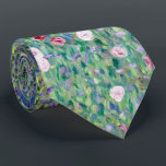 Rosbuskar under Träd, Gustav Klimt Slips<br><div class="desc">Gustav Klimt (14 juli, 1862 - 6 februari 1918) var en österrikisk symbolmålare och en av de mest framstående medlemmarna i Wien Secession-rörelsen. Klimt noteras för målningar, murar, skisser och andra föremål d'art. Förutom hans verk, som innefattar anklagelser och porträtt, målade han upp landskap. Klimt var bland konstnärer från Wienutträdet...</div>