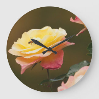 Rose and Bee-handväskor Stor Klocka