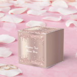 Rose Gold Rodnad Anpassad Text Ditt Namn Förmånslå Presentaskar<br><div class="desc">Förmånslådor med Rose Gold Rodnad Glitter Gnistrande Droppar Anpassad Text Rosa Modern - Lägg Till Din Unika Text eller Ta Bort Text - Gör Din Speciella Kortlåda / Presentlådor - Ändra Storlek och Flytta eller Ta Bort och Lägg Till Text / Element med Anpassningsverktyg. Design av MIGNED. Se Mina Andra...</div>
