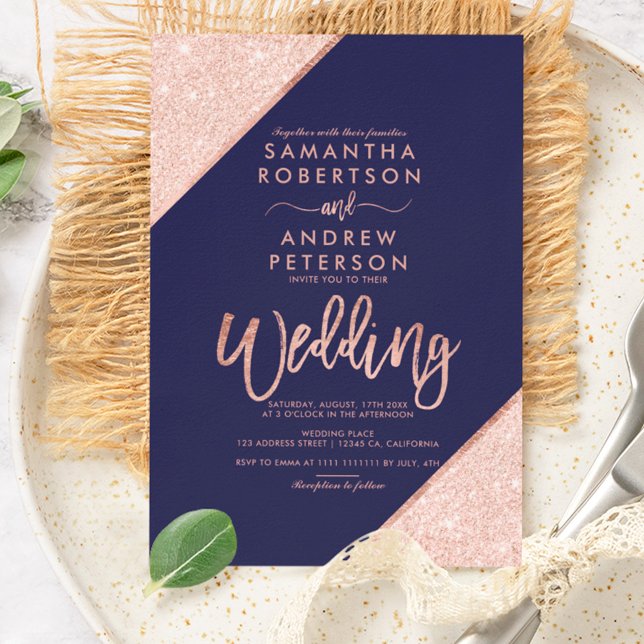 Roséguld glitter typografi marinblå bröllop inbjudningar (Skapare uppladdad)