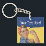 Rosie the Riveter Keychains | ANPASSNINGSBAR<br><div class="desc">Klassisk "Vi kan göra det" Anpassningsbar Rosie Riveter andra krig-propagandaknappen med personlig text. Skapa din egen design och lägg till ditt namn,  din slogan eller valfri text i ballongen för tecknad av vintage. Den här Rosie The Riveter feminist knappnålen är en uppmuntrande gåva till perfekten.</div>
