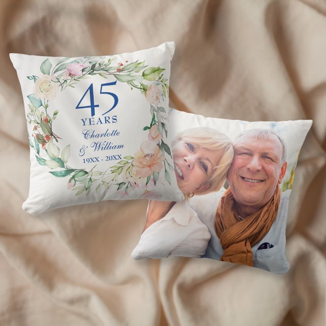 Rosor Garland 45-års 65-års bröllopsjubileum Foto Kudde (Roses Garland 45th 65th Wedding Anniversary Photo Throw Pillow)