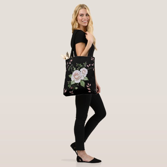 Rosor i blomning tygkasse (På modell)