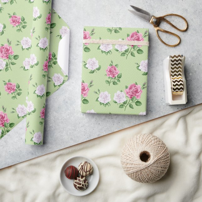 Rosor i rosa och vitt presentpapper (Hantverk)
